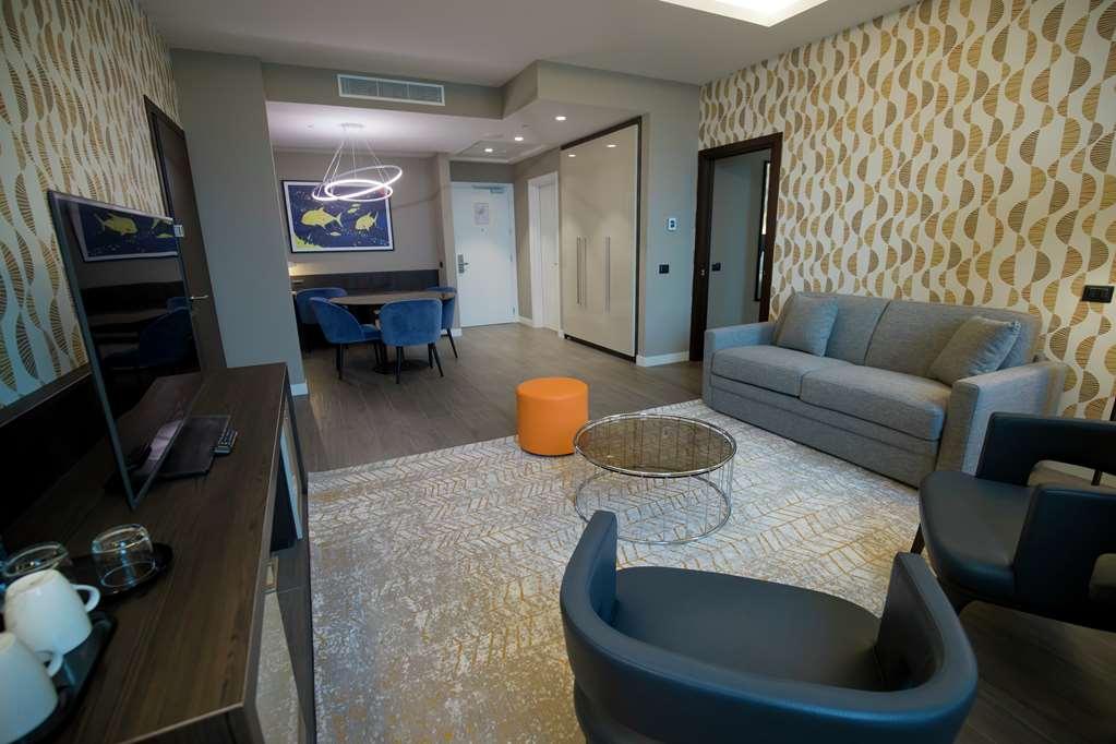 Doubletree By Hilton Pointe-Noire City Centre Pointe Noire Rum bild