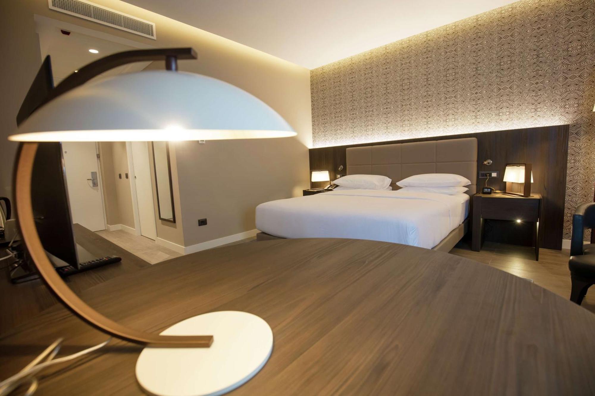 Doubletree By Hilton Pointe-Noire City Centre Pointe Noire Exteriör bild